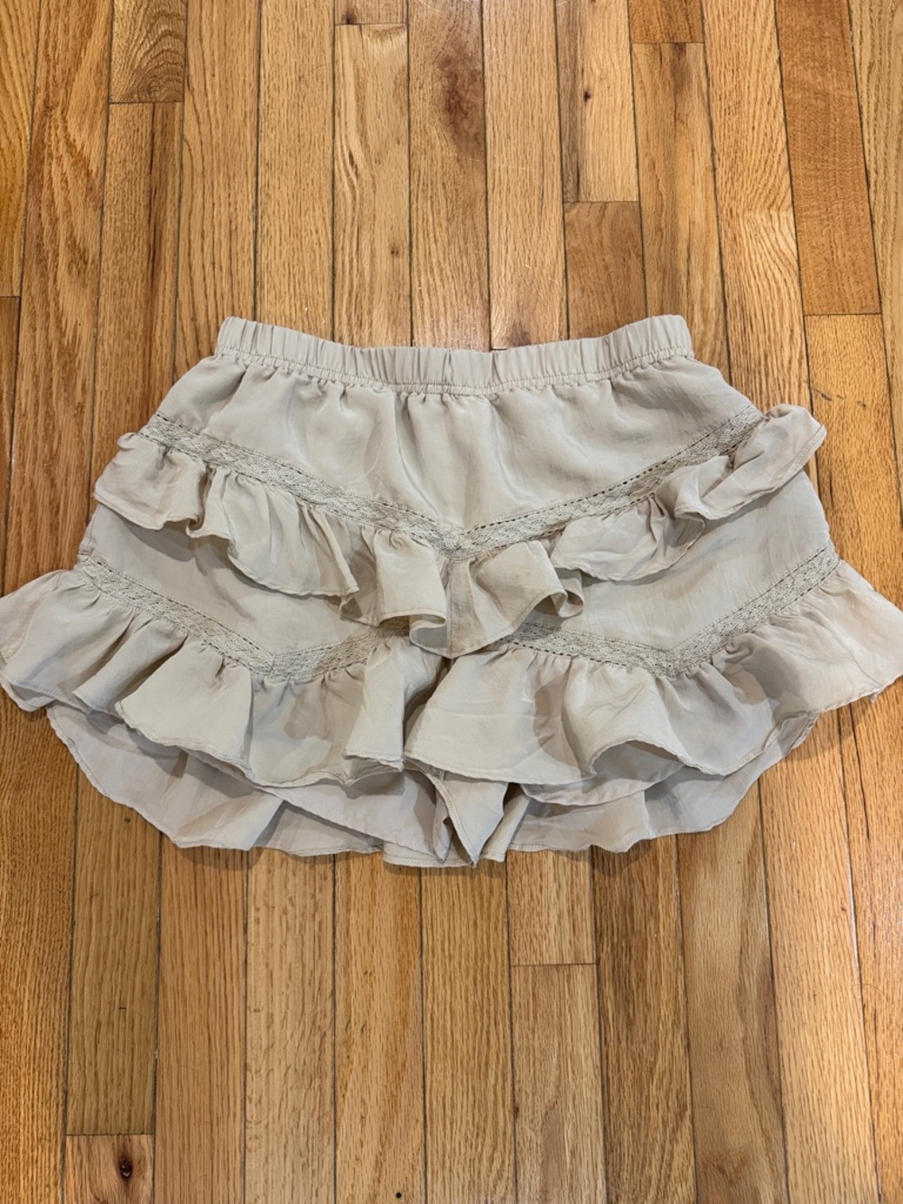 Ruffled Summer Shorts - Neutral Beige